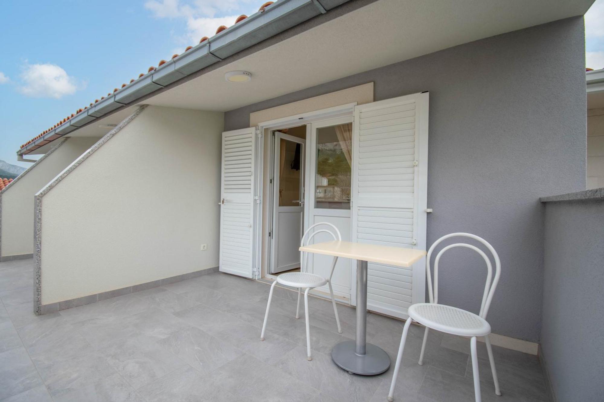 Studio Apartmani Dora Makarska Buitenkant foto