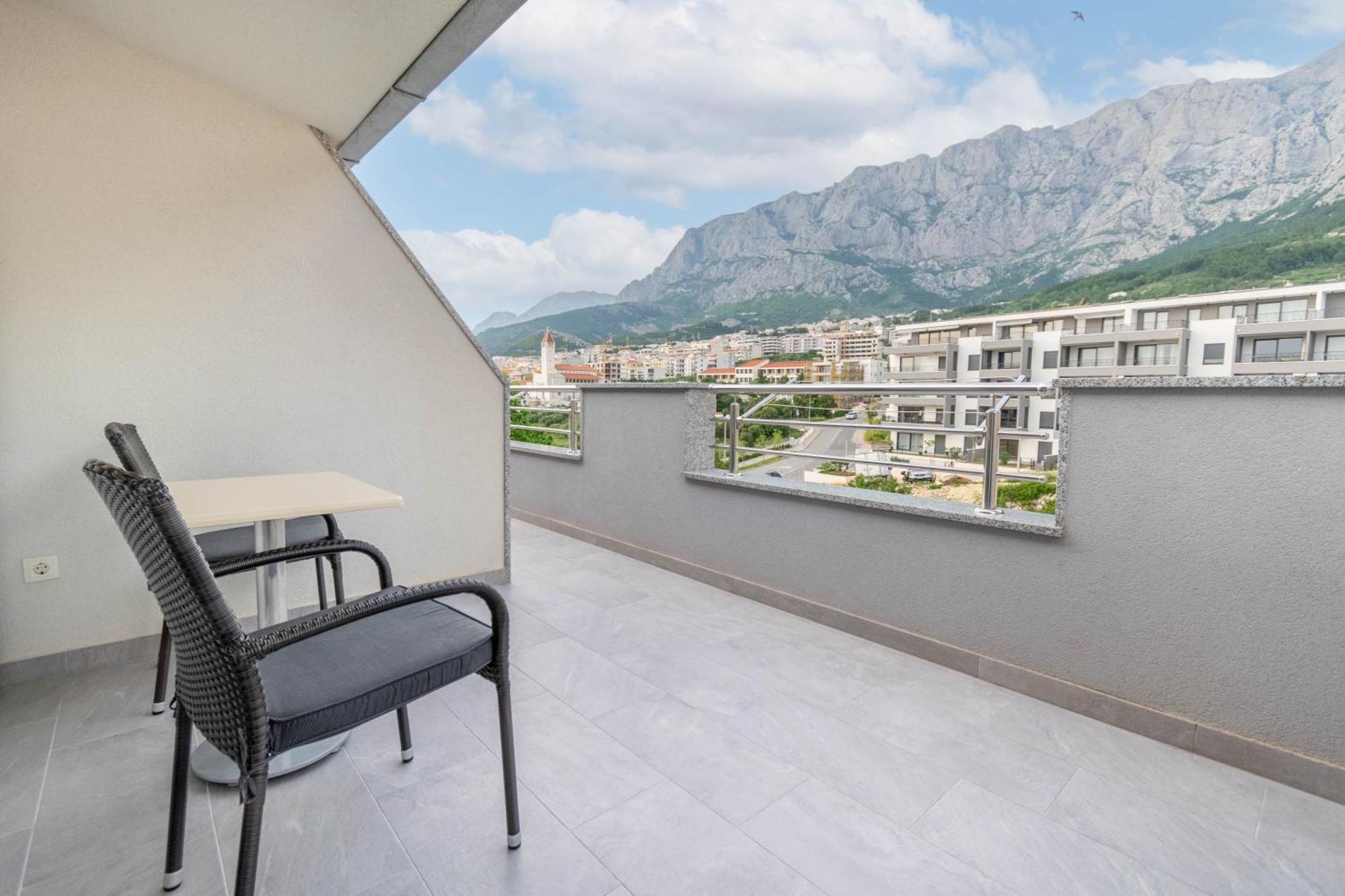 Studio Apartmani Dora Makarska Buitenkant foto